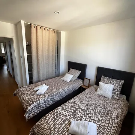 Maison Avec Piscine A Ним