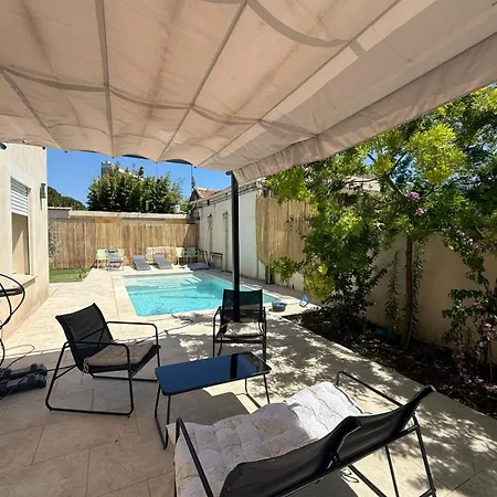 Maison Avec Piscine A Ferienhaus Nîmes