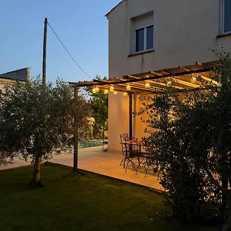 Ferienhaus Maison Avec Piscine A Nîmes