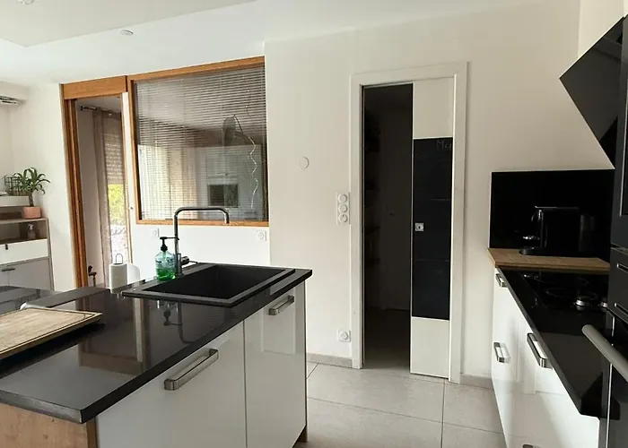 Maison Avec Piscine A Nîmes