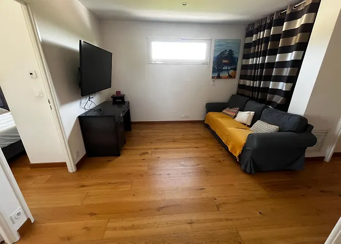 Maison Avec Piscine A Nîmes