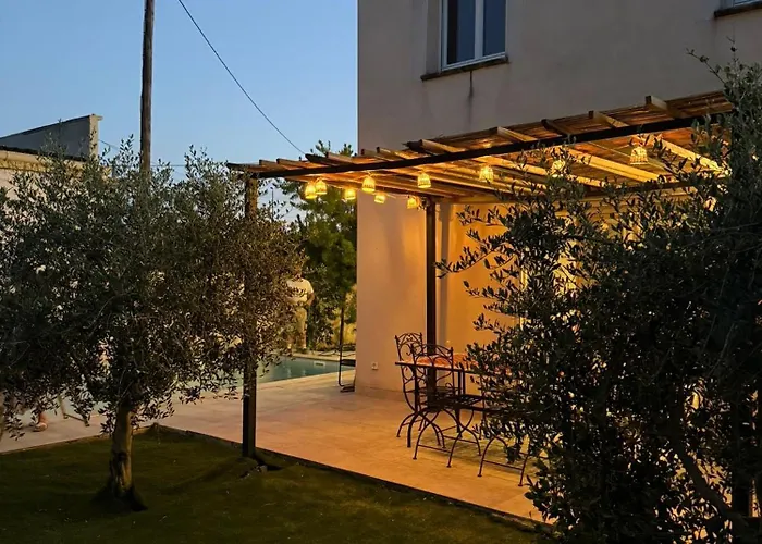 Prázdninový dům Maison Avec Piscine A Nîmes